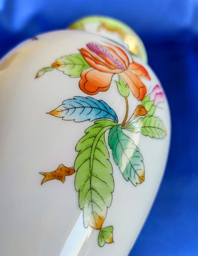 HEREND ヘレンド 【美品】白磁花瓶 花と蝶の装飾