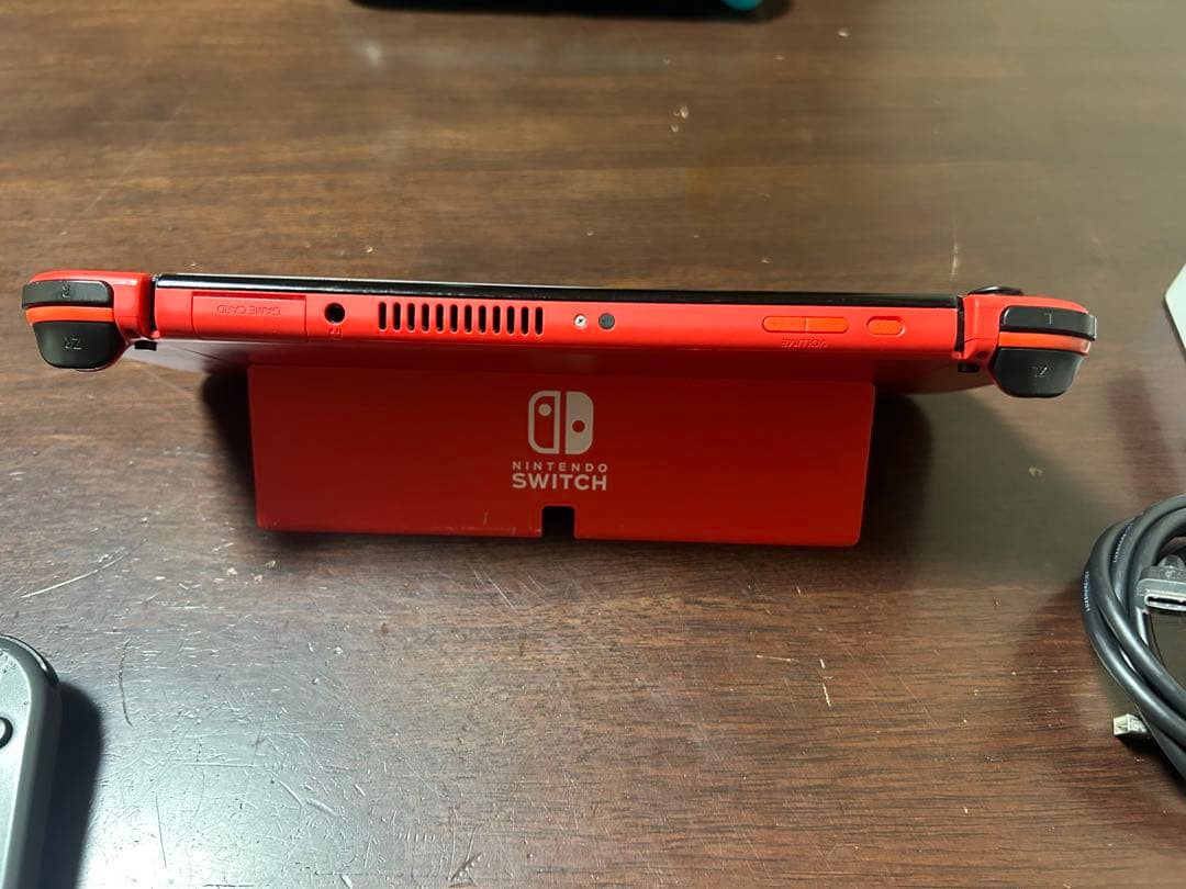 Nintendo Switch 本体 レッド ジョイコン付きマリオモデル