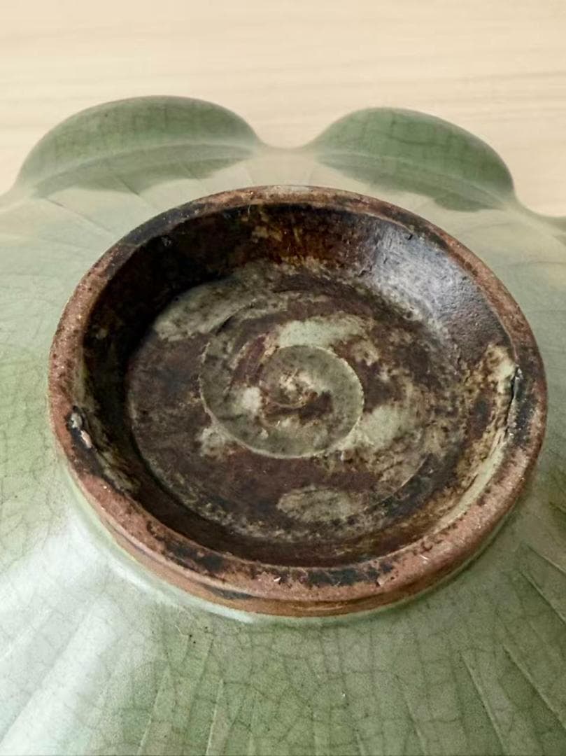 アンティーク 時代不明耀州窯刻花鉢陶磁器 中国 古玩