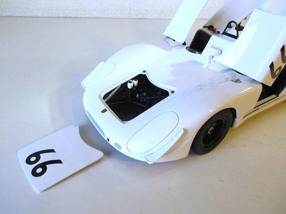 特価 AUTOart (1/18) ポルシェ 908/02 Holtville