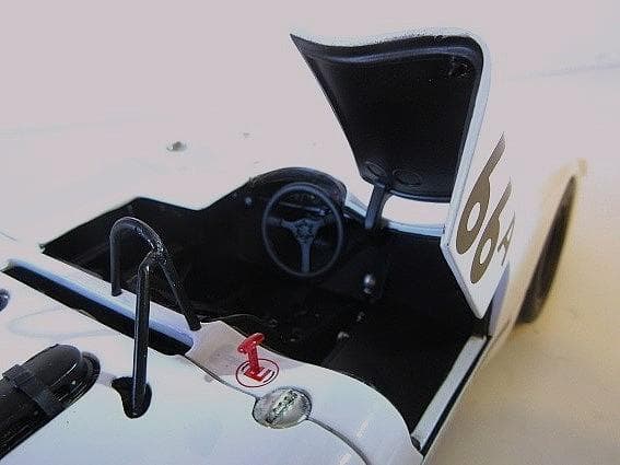 特価 AUTOart (1/18) ポルシェ 908/02 Holtville