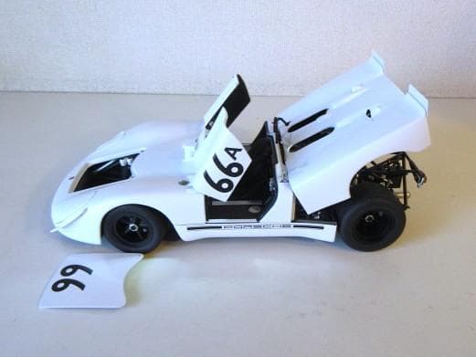 特価 AUTOart (1/18) ポルシェ 908/02 Holtville