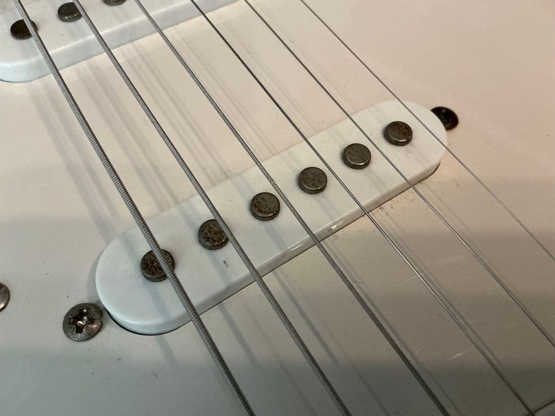 ストラトキャスター Stratocaster フェンダー風 ビートルズ