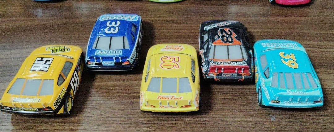 カーズマテル　ピストンカップレーサー　13台セット