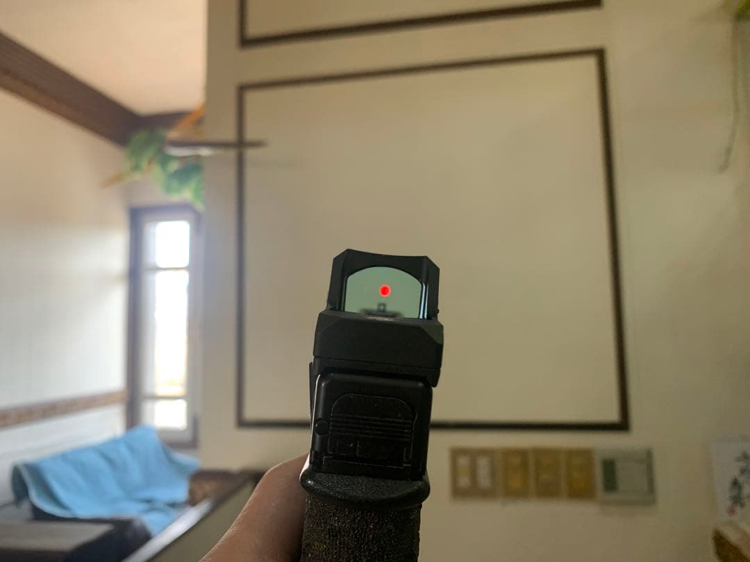 東京マルイ Glock 18C ガスブロガン 9x19 光学サイト搭載