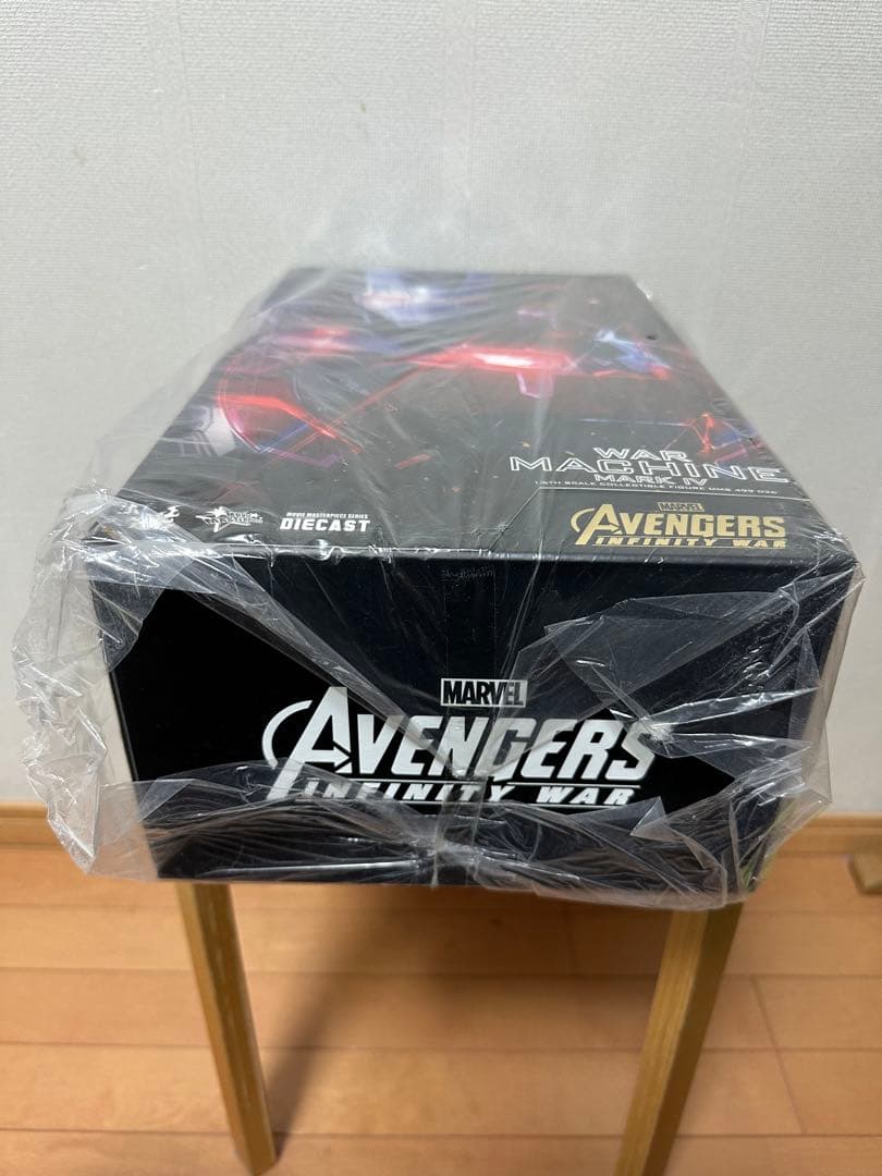 新品未開封　ホットトイズ DIECASTウォーマシンマーク4 アベンジャーズ