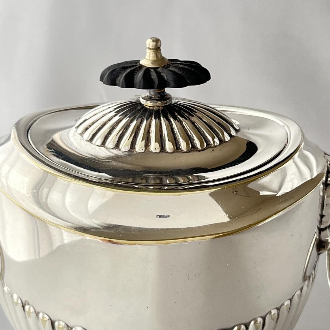 【英国】ライオンマスク ティーキャディ / ビスケットケース【シルバープレート】