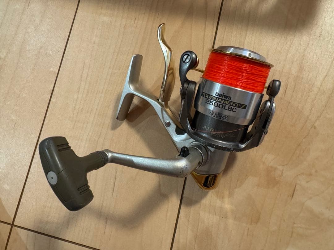 リール Daiwa TOURNAMENT-Z 2500 LBC
