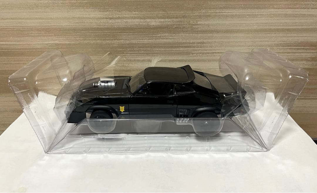 グリーンライト 1/18 1973フォード ファルコン XB