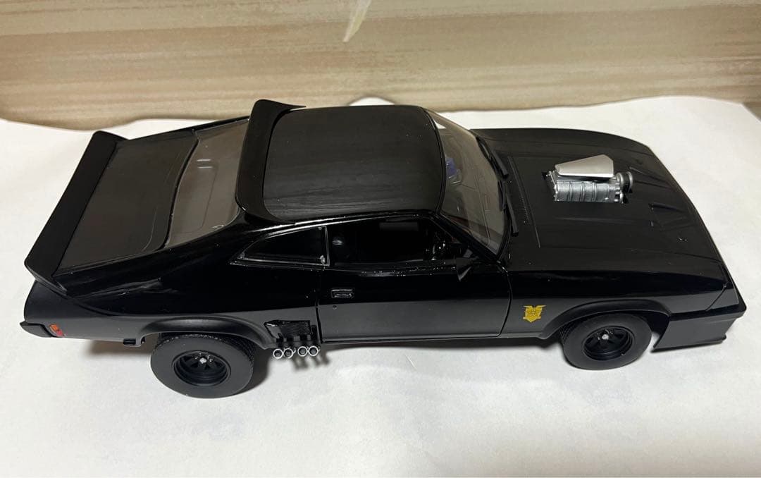 グリーンライト 1/18 1973フォード ファルコン XB