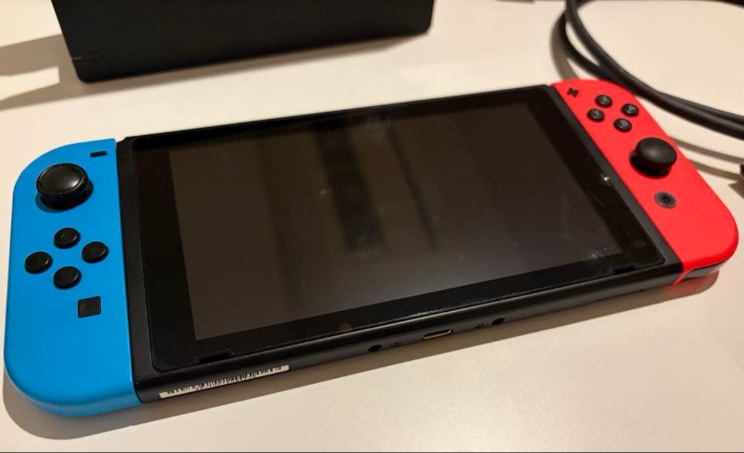 Nintendo Switch 本体（ネオンブルー/ネオンレッド）