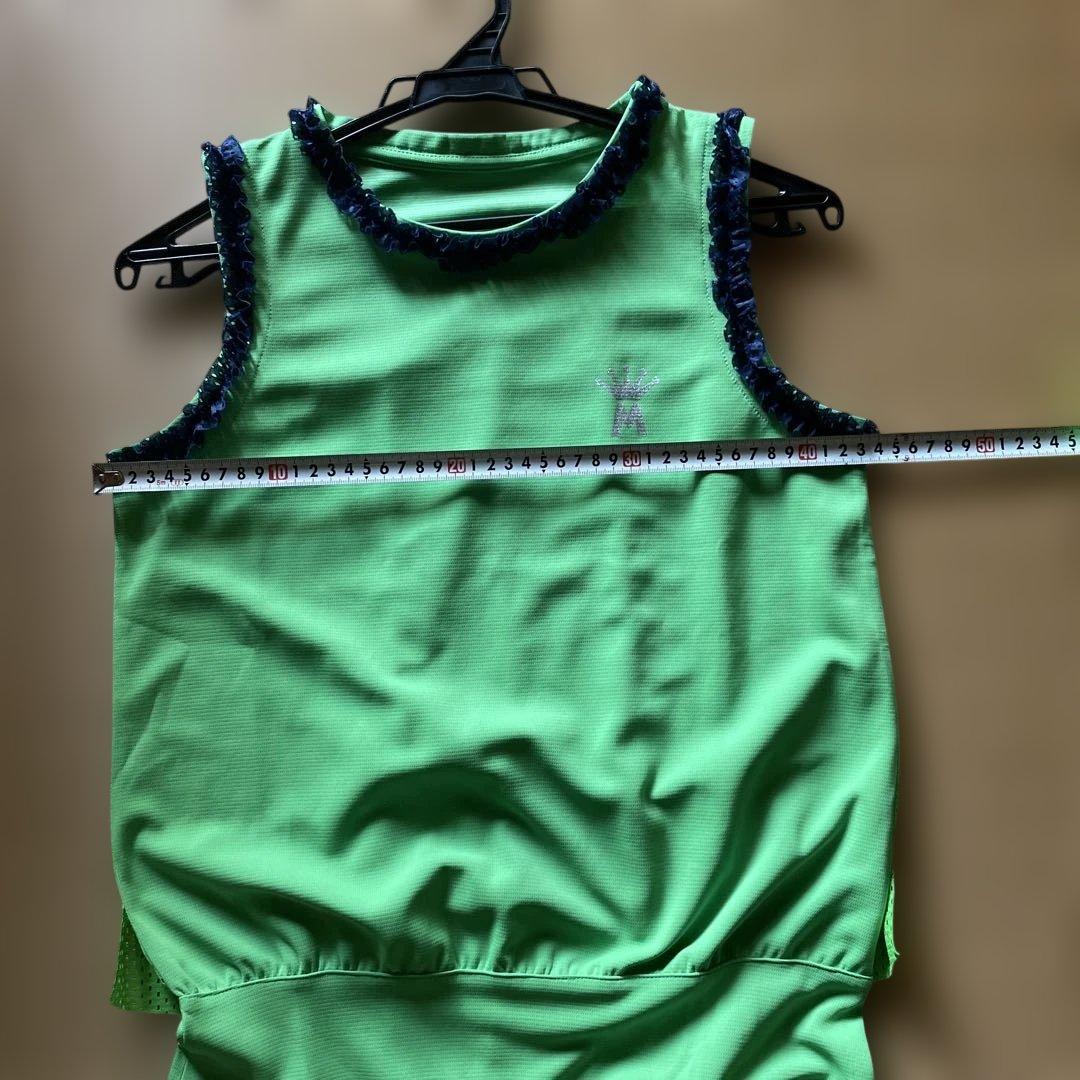 エムクラウン　フリル付き緑色テニスウェア　ワンピース