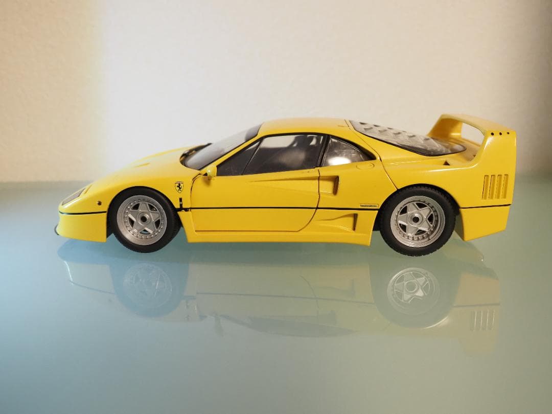 AUTOart 1/18 Ferrari F40イエロー旧ダイキャスト開閉モデル