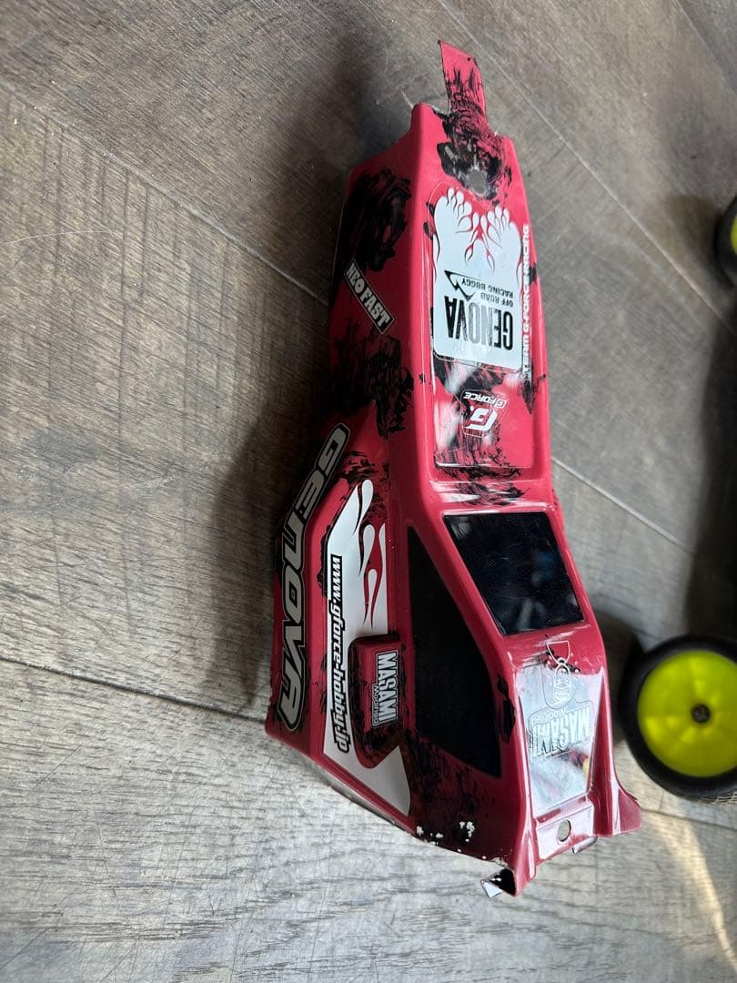 Genoa ホビーラジコンカー 赤