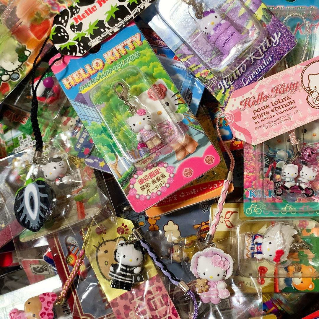 ご当地キティ　359個　ロリータ/イチゴ系/コラボ/非売品　レア　根付　セット