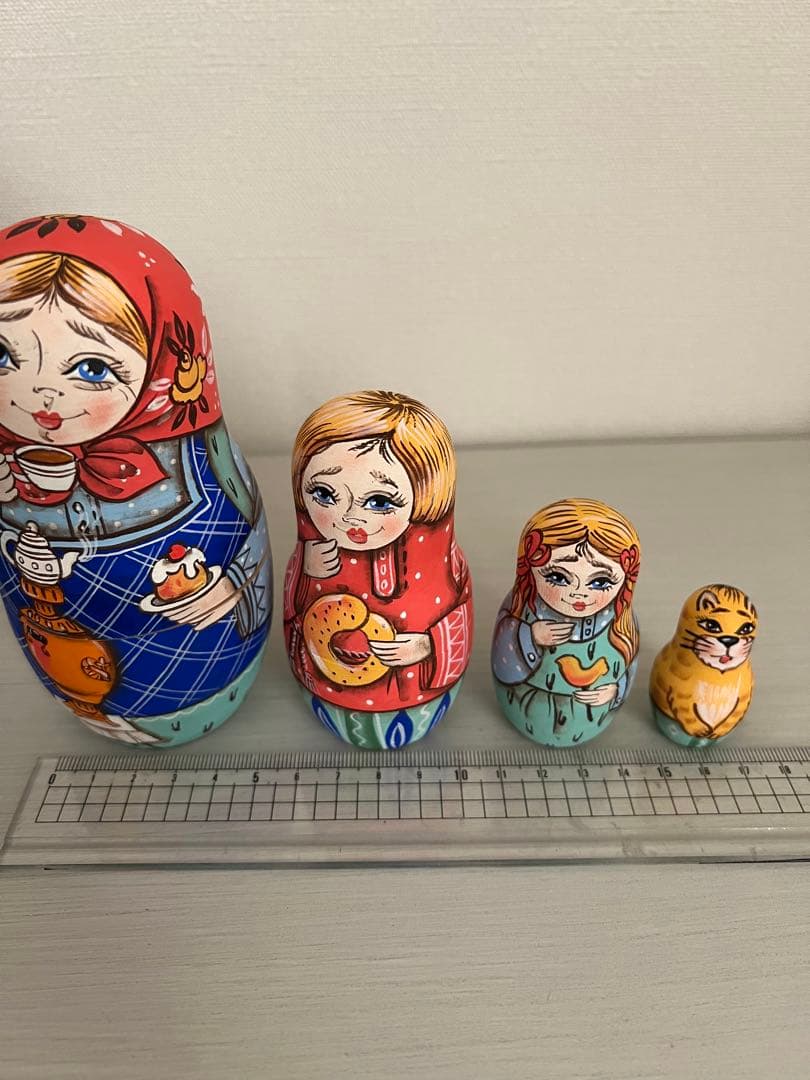 マトリョーシカ　少女　猫　スイーツ