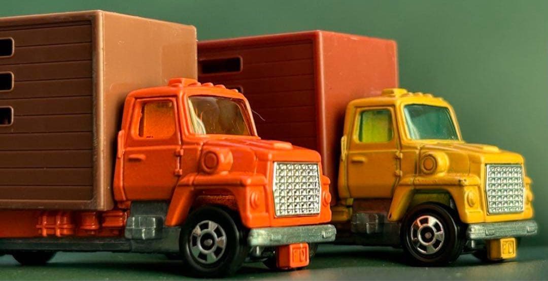 トミカ フォード キャトルトラック 2台セット