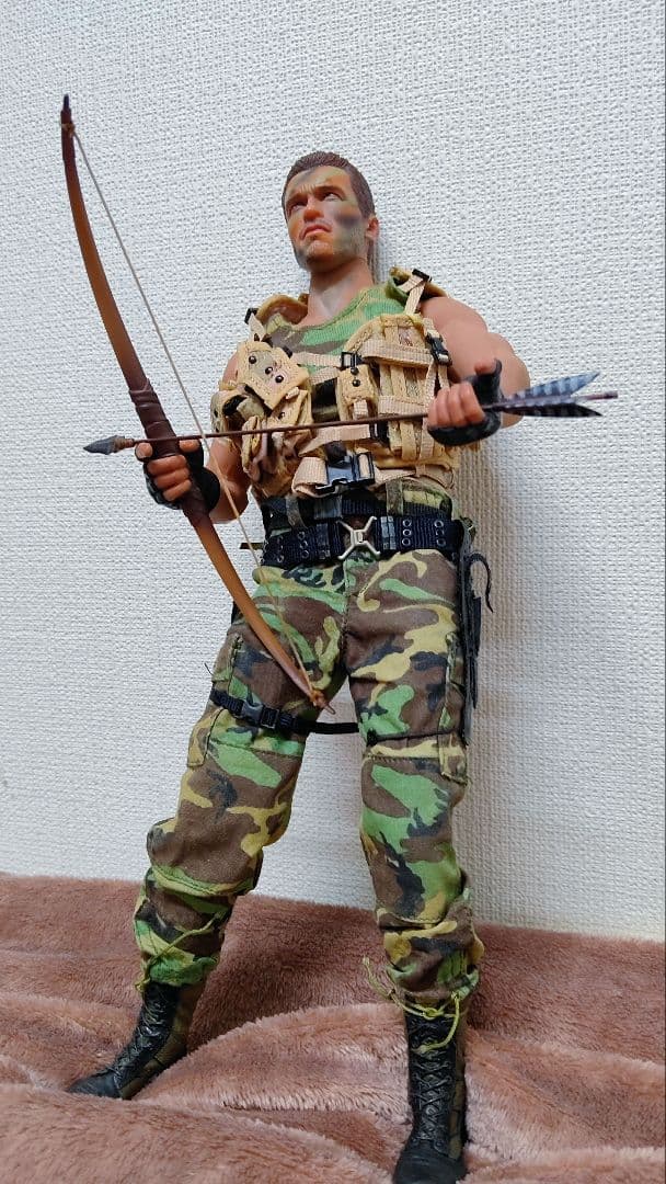 HOTToys.映画[プレデター:(ダッチ少佐)1/6]土日限定価格!!