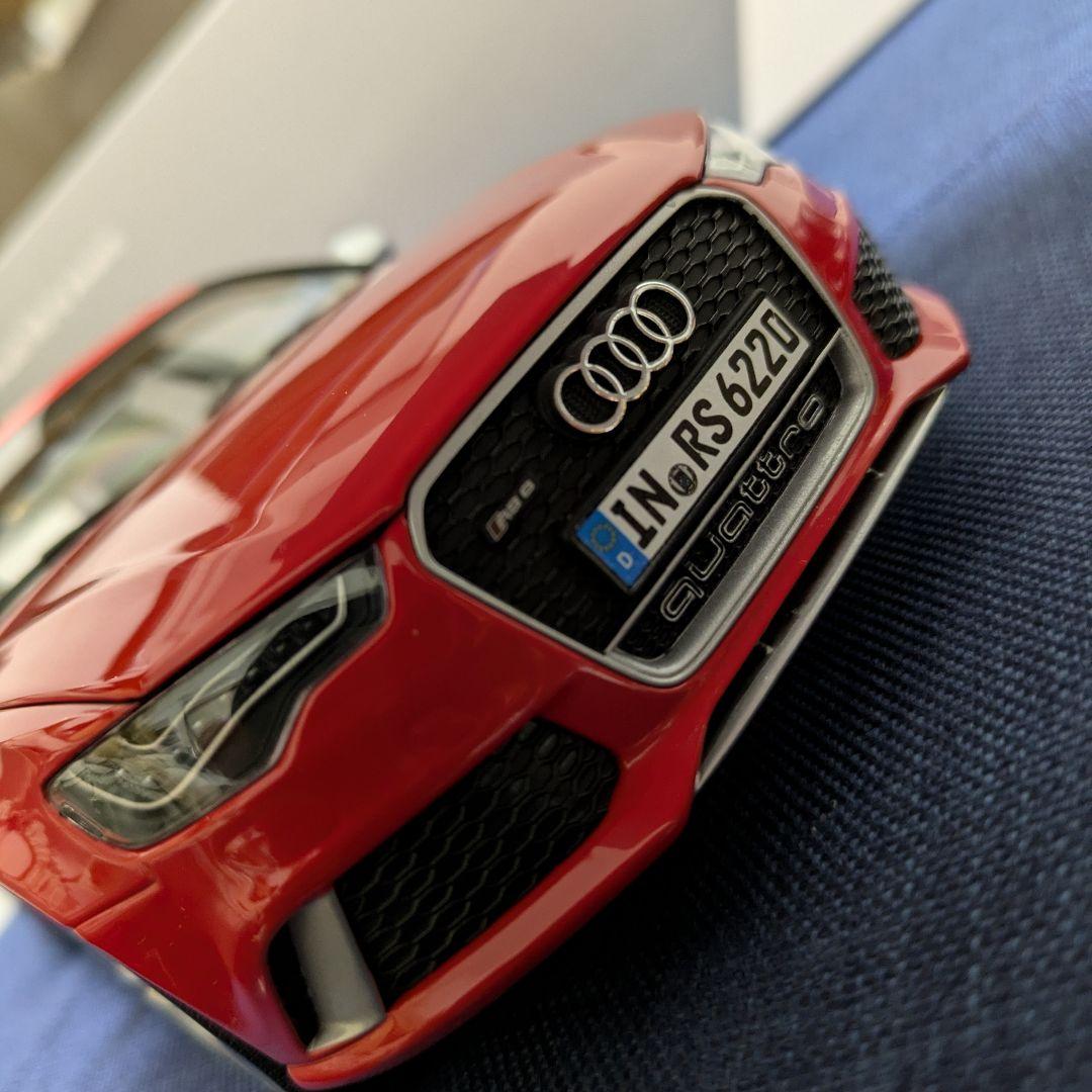 アウディ RS6 Avant　C7 ミニカー 1/18　ミニチャンプス　audi