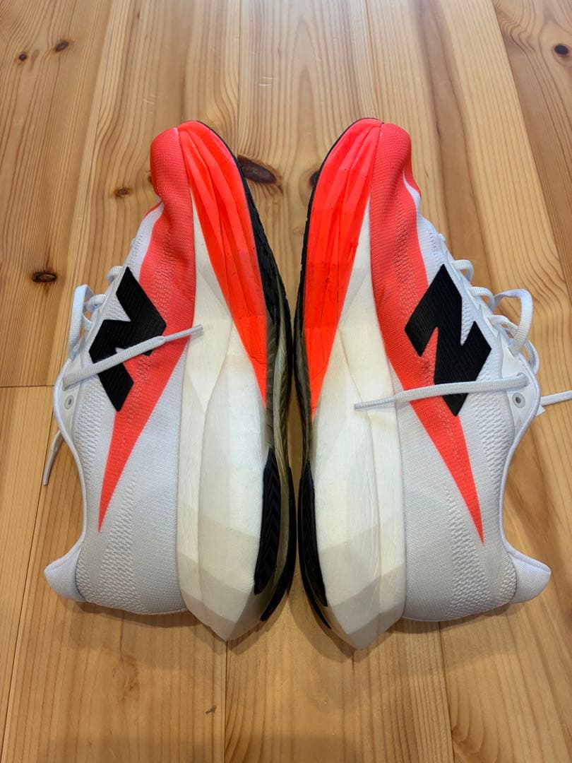 ニューバランス　FuelCell Super Comp Elite v5