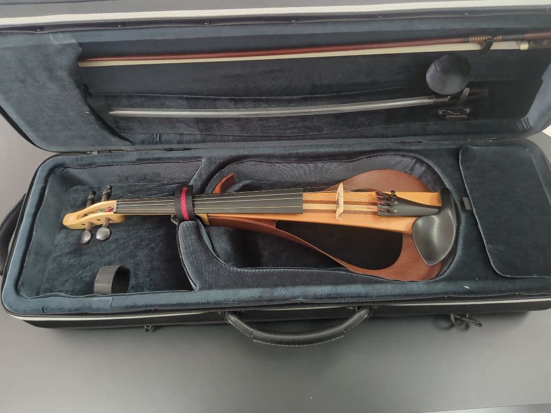 弦楽器 YAMAHA YEV104