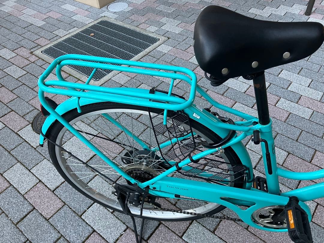 水色 シティサイクル 前部バスケット付き　自転車