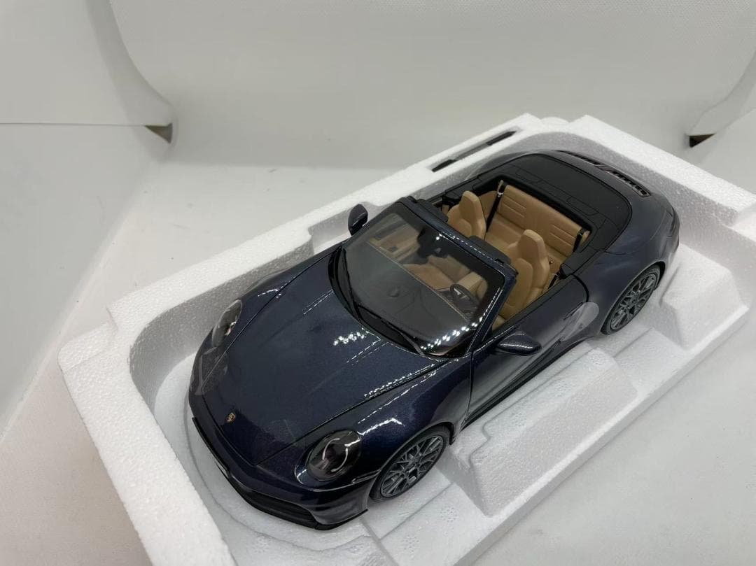 304-057 ノレブ 1/18 ポルシェ 911 Carrera S