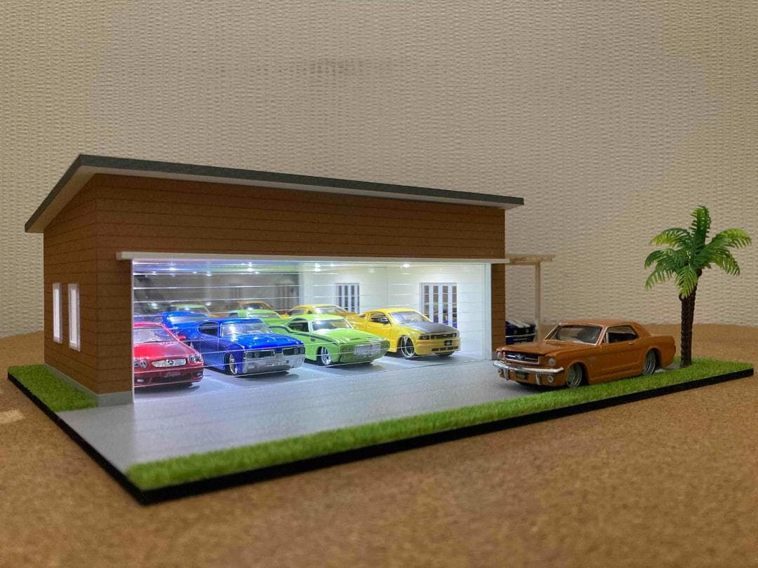 ミニカー専用ジオラマ：1/64 木造パーゴラ付ガレージ（ブラウン）