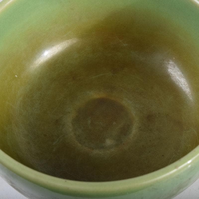 中国　龍泉窯　青磁人形手刻蓮弁文碗　V　8829