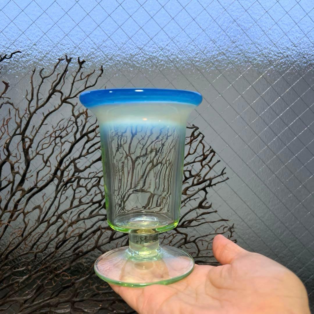 骨董　時代ガラス　超希少！　水色乳白暈し　ベル型　若草色ガラス　氷コップ