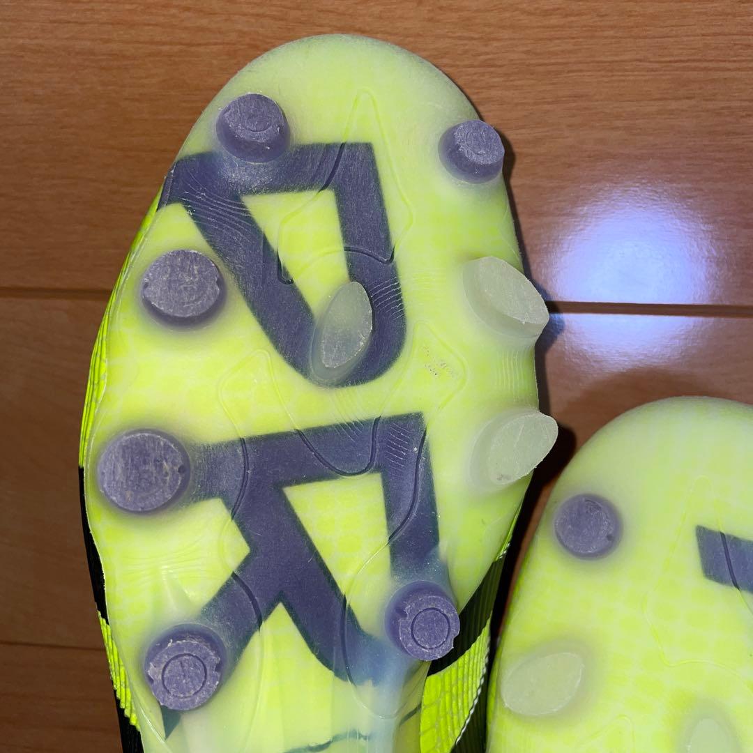 プレデターPRO HG/AG ホワイト/イエロー サッカースパイク　25センチ