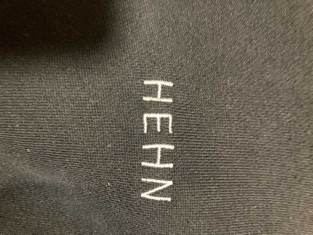 藤井風　HEHN カラフルグラフィック ブラックフード付きパーカー