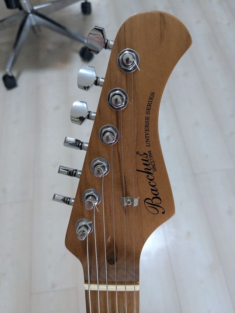 Bacchus Stratocaster エレキギター