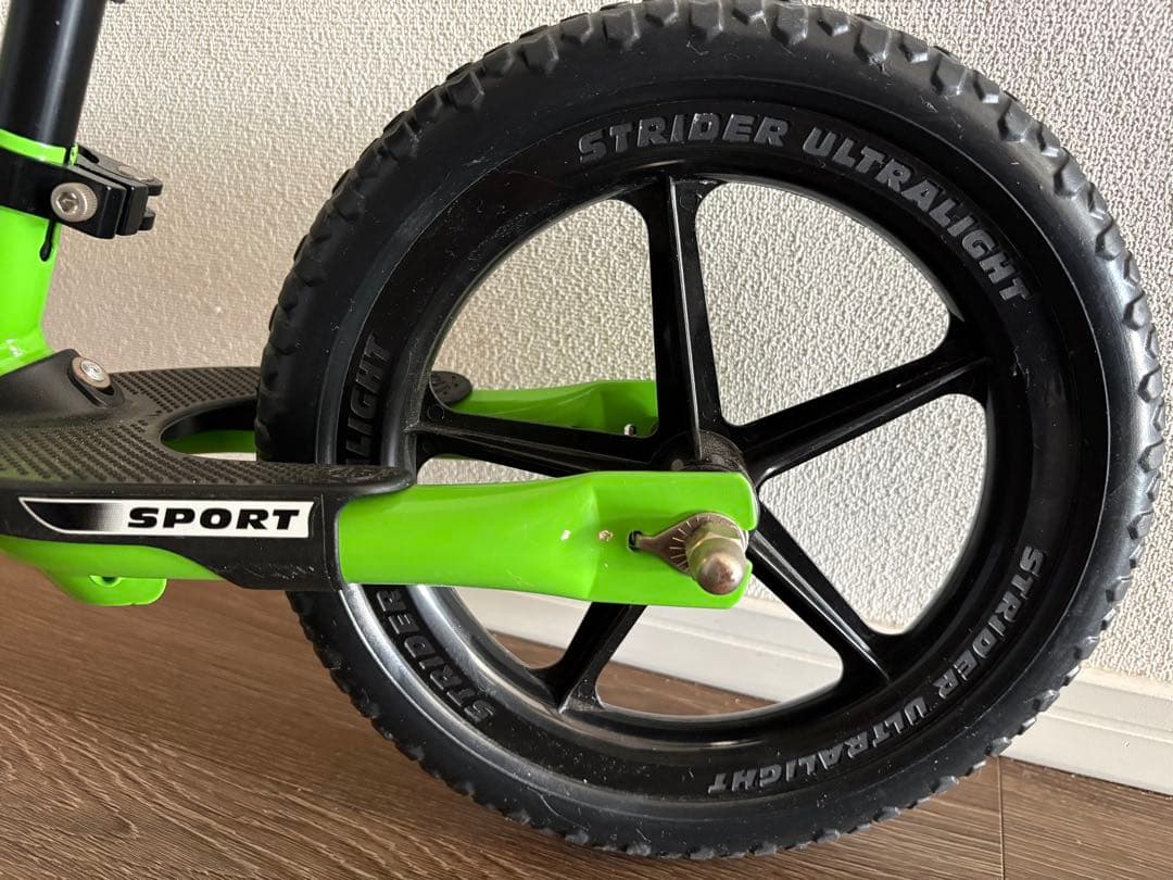 STRIDER バランスバイク グリーン