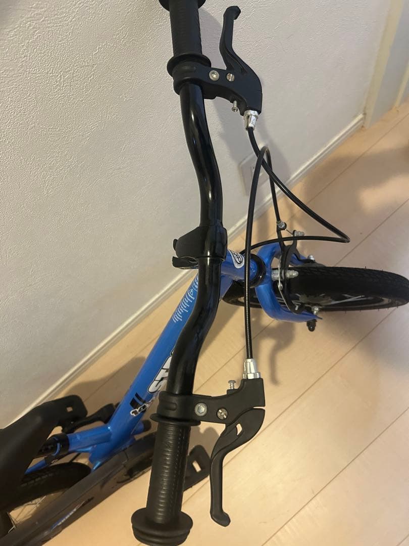 人気　ストライダー 14x 青　bernヘルメット付き　幼児自転車　子供
