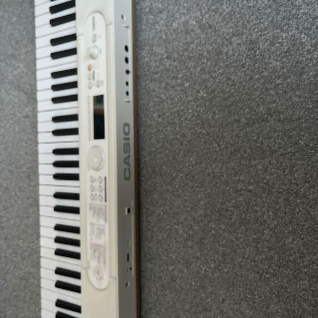 カシオ電子ピアノ　LK-526