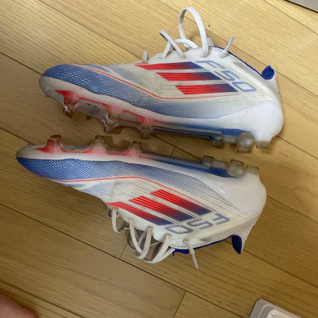 F50 ELITE FG / 天然芝用