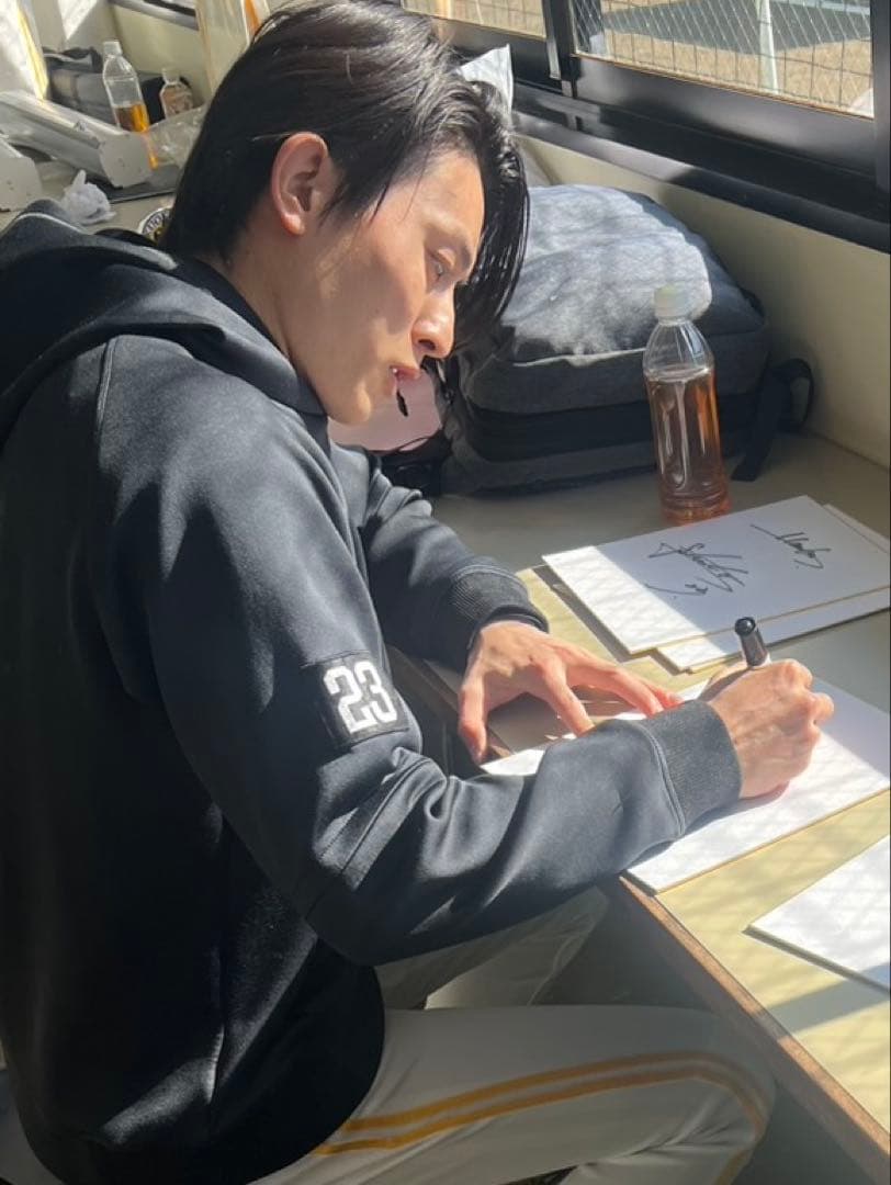 周東選手　2026年最新版　SoftBank Hawksユニフォーム サイン入り