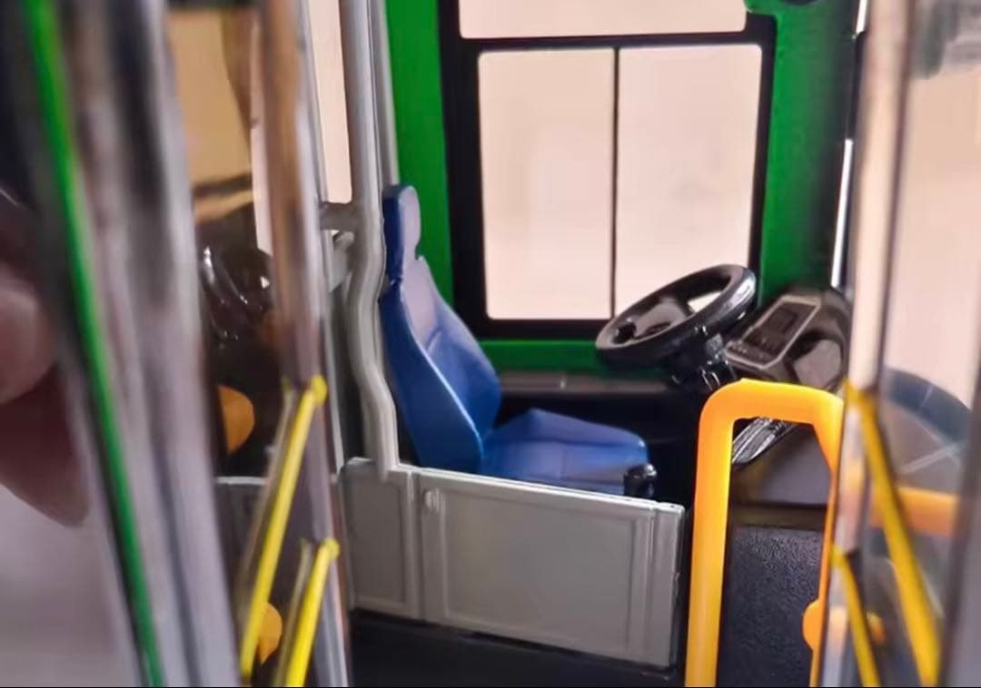 1/42厦門Jinlu NAV2純電気バスモデルJinlongのオリジナル