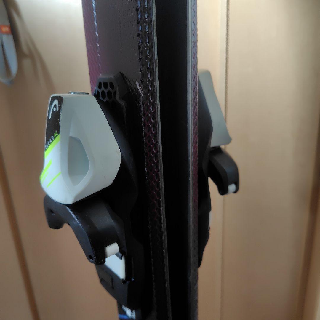 スキー板、ブーツ、ストック