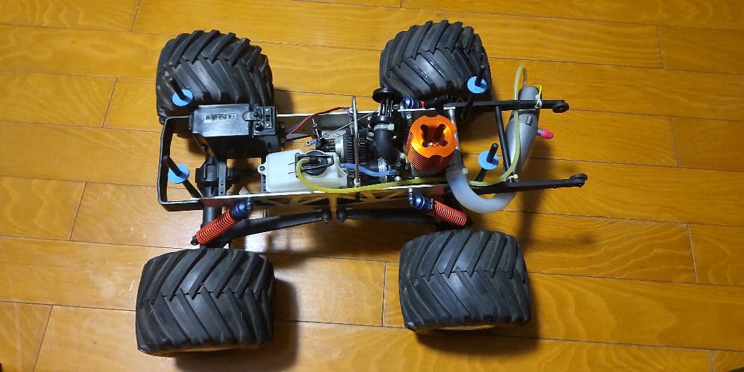 京商 KYOSHO MAD ARMOUR エンジン RCカー メカなし　ジャンク