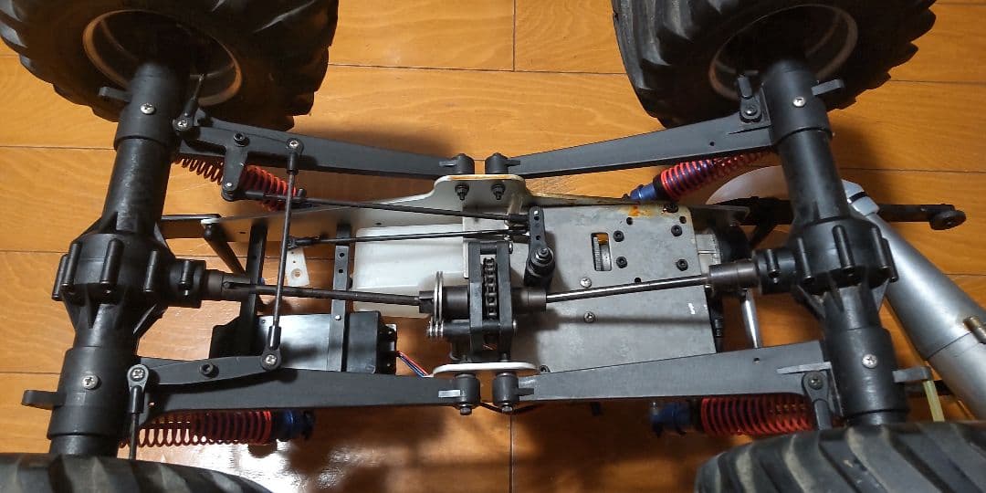 京商 KYOSHO MAD ARMOUR エンジン RCカー メカなし　ジャンク