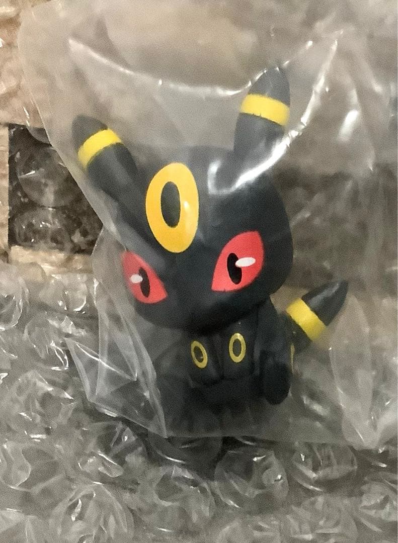 ポケモン　おすわり　フィギュア　ブラッキー　202504090122