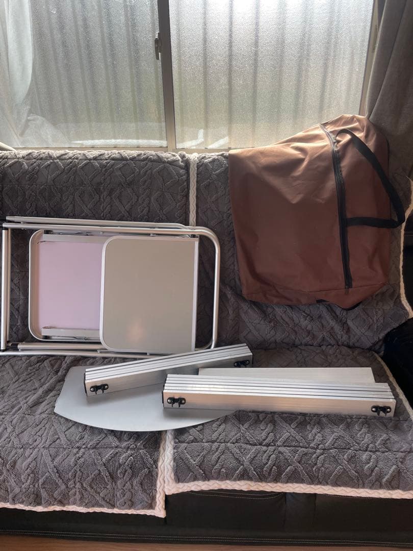 未使用品！　アルミ製折りたたみテーブルチェアセット