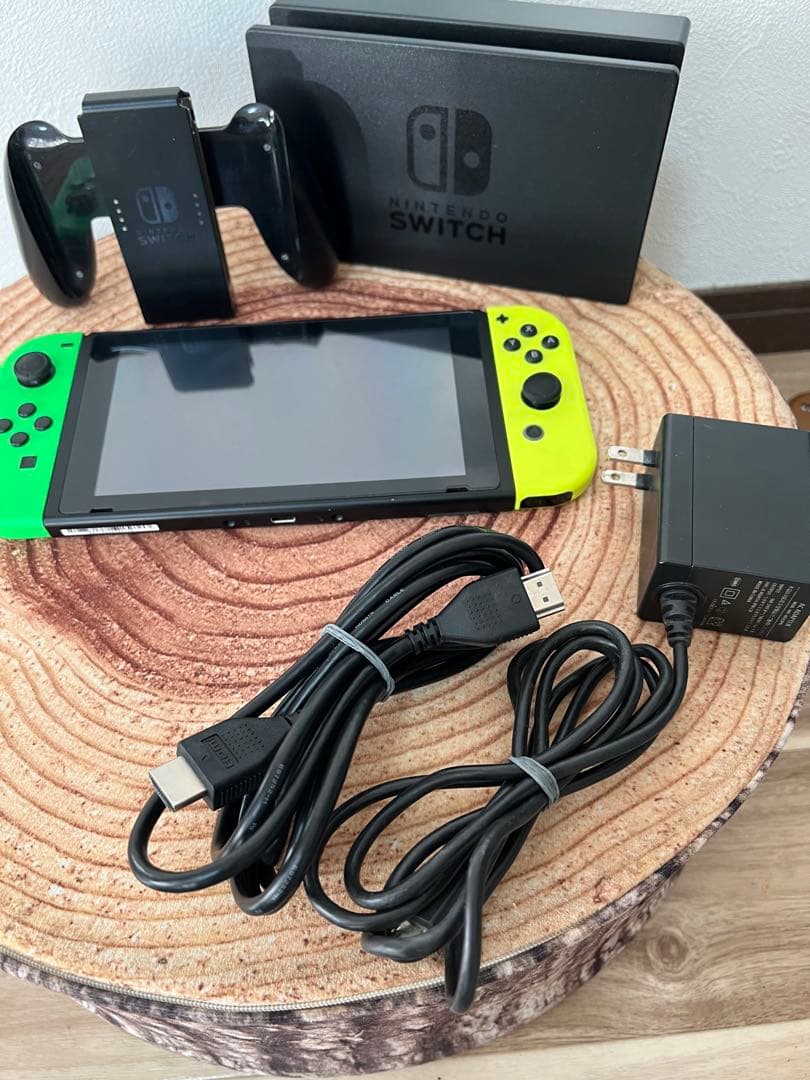 Nintendo Switch ニンテンドースイッチ本体　GRN/YEL箱無し