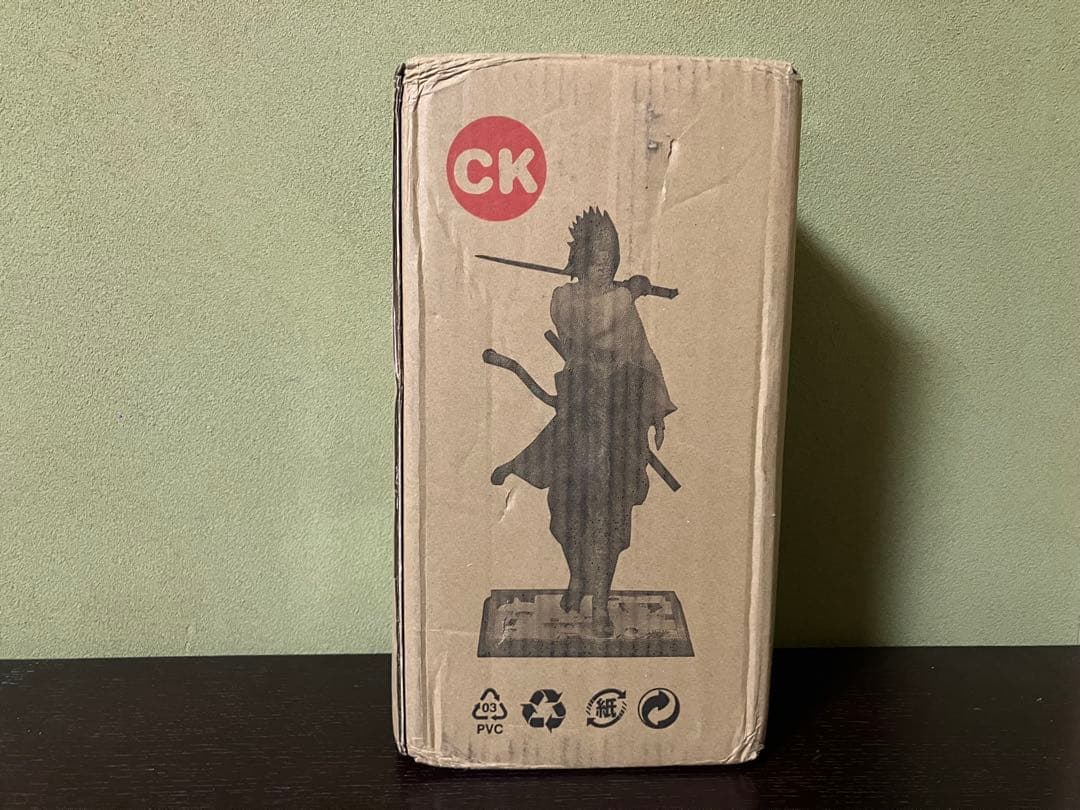 NARUTO ナルト　うちはサスケ　高さ35cm 海外フィギュア