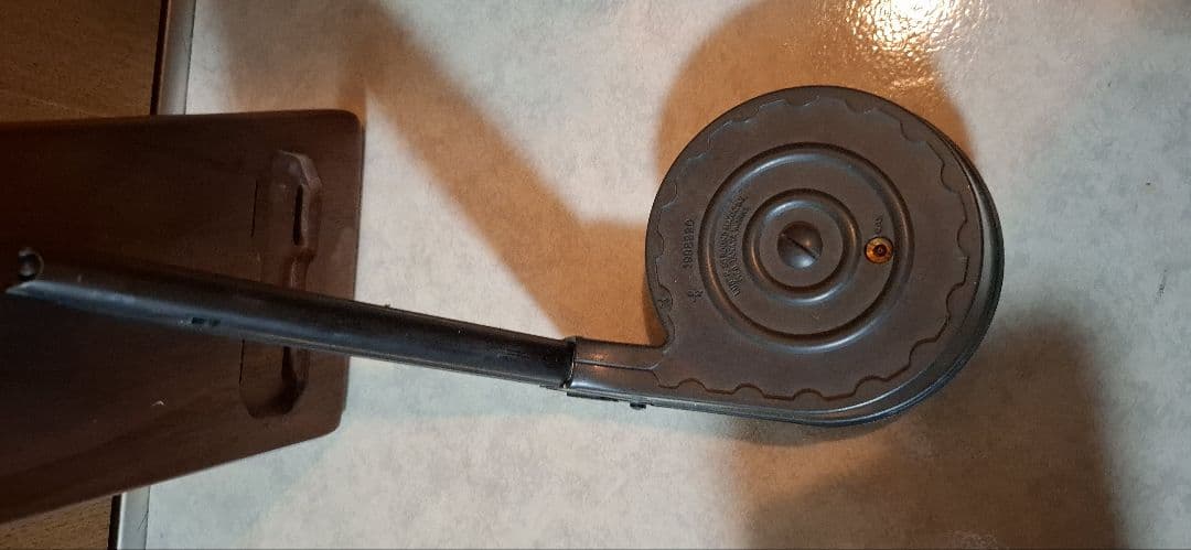 ルガーP08 50ラウンドスネイルマガジンとストック