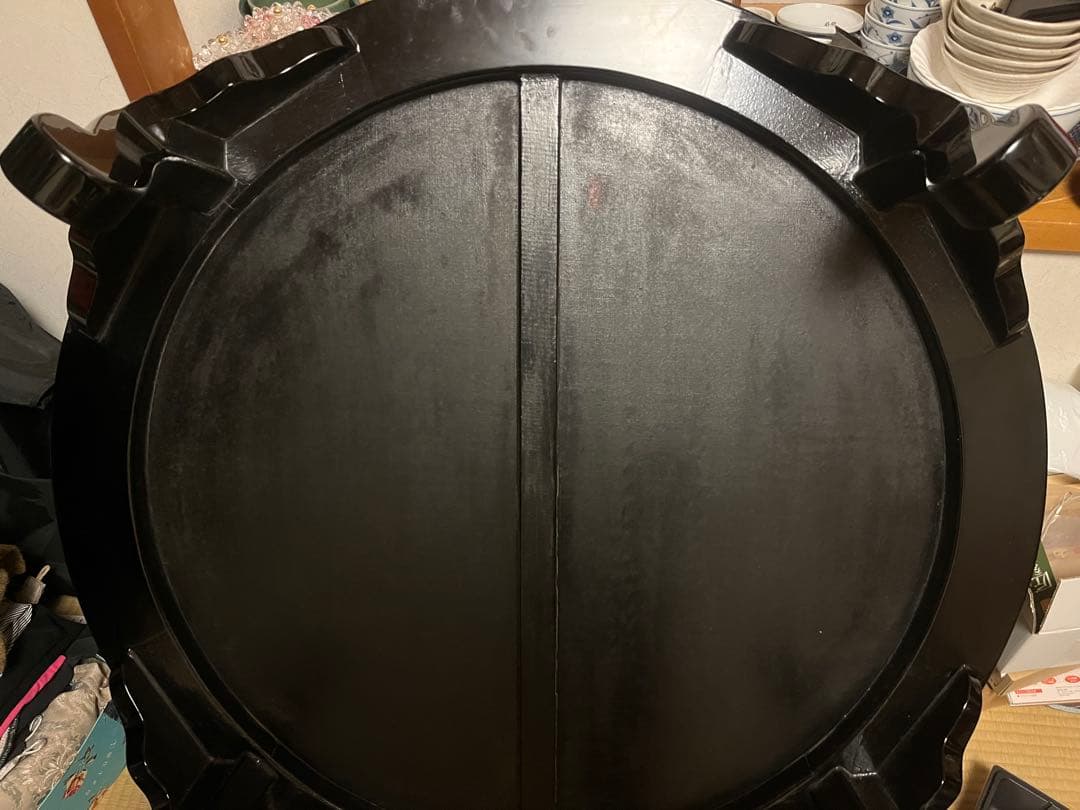 引取りなら1万円　黒い円形漆座卓 花柄金彫刻