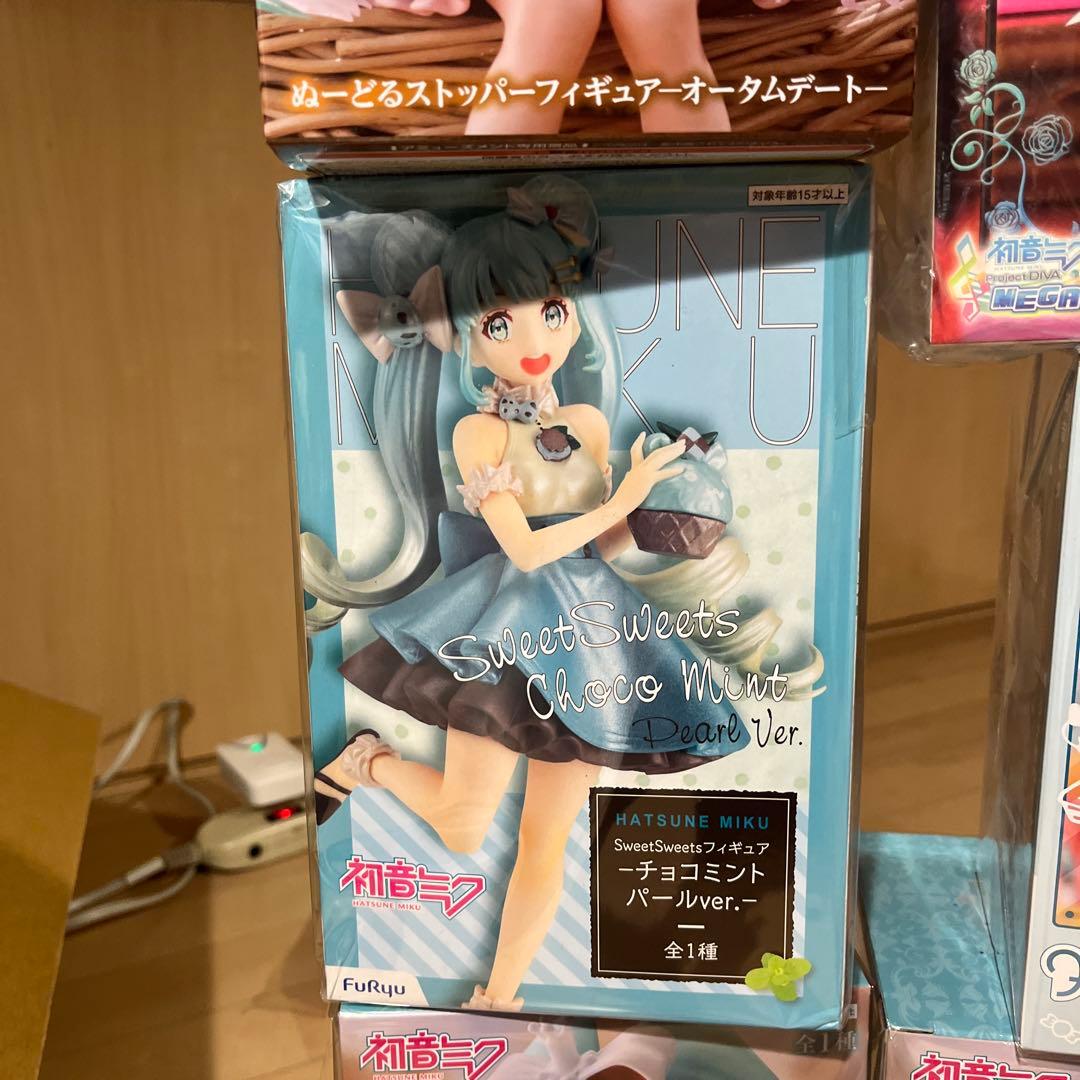 特撮 Hatsune Miku& cinnamon roll Sanrio Set