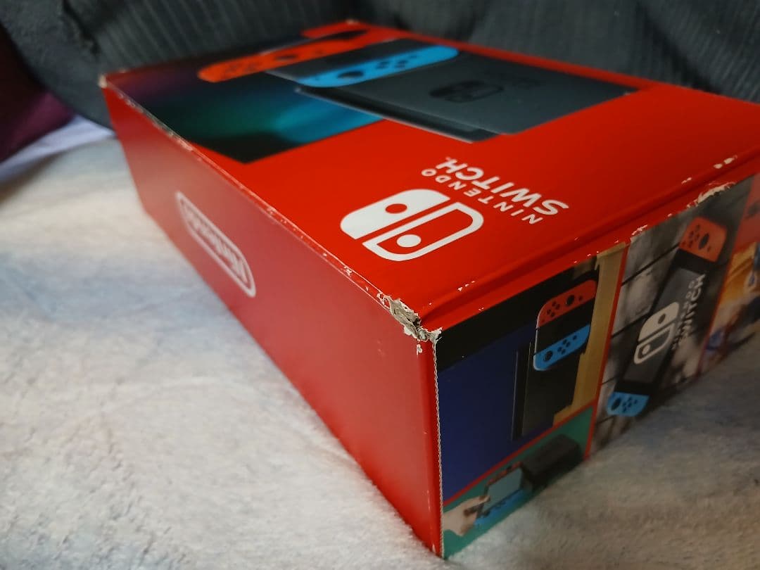 Nintendo Switch 本体 赤/青 Joy-Con 付属品付き